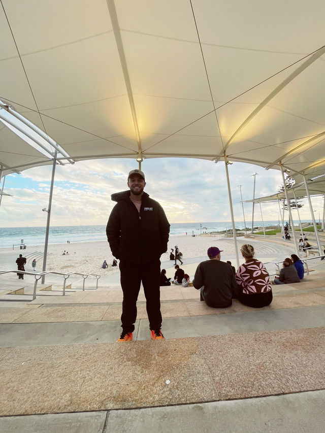 Scarborough Beach Sunset Vibes 🌅🎶🍔