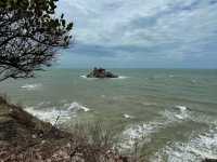 Vung Tau: Vietnam's "Anaya" - Sun, Sand & French Flair! ☀️
