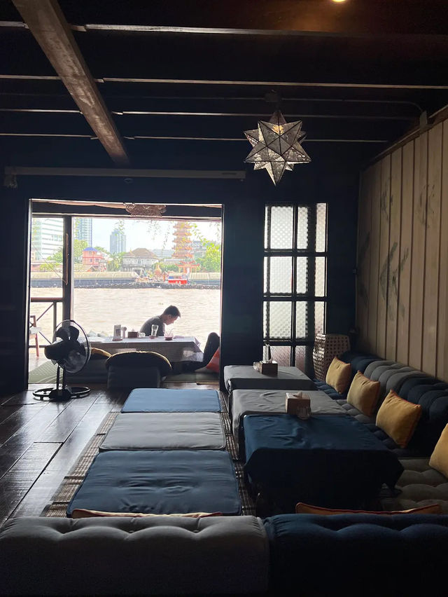 Loy La Yong, Bangkok’s Vintage Gem with a Twist