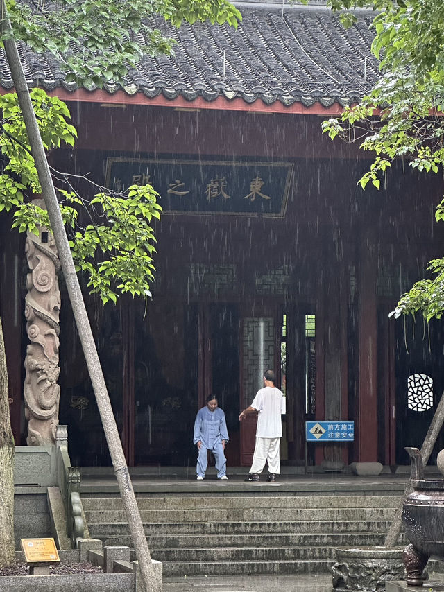Wish an Square: Where Hangzhou’s Legends Take To The Street