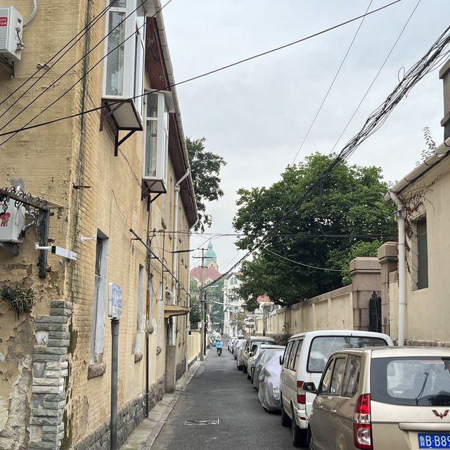 🏘️ Qingdao Alley Adventures — Where Red Roofs Meet Real Life