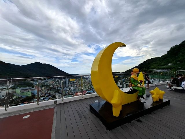 釜山甘川洞文化村｜斜坡上的童話世界，彩色山城的夢幻散步