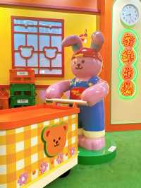 🐻啟德AIRSIDE超萌登場！Wiggle Wiggle港式茶餐廳＋2米高公仔＋300款潮物＋角色甜品！