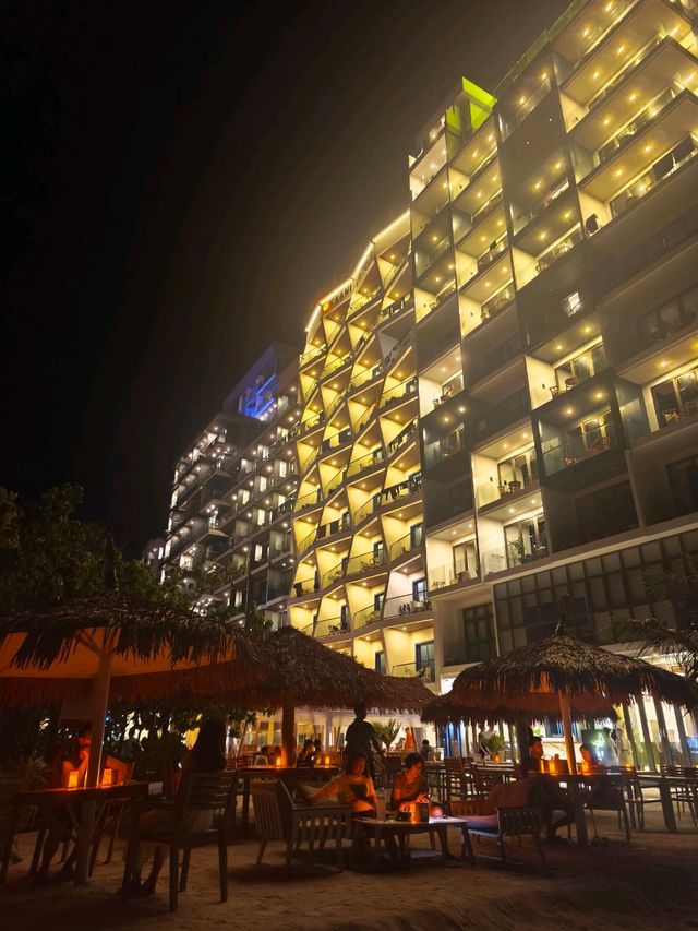 🏝 Kaani Palm Beach Hotel – Where Every Sunrise Feels Like a Movie Scene 🏝 Kaani Palm Beach Hotel – Where Every Sunrise Feels Like a Movie Scene