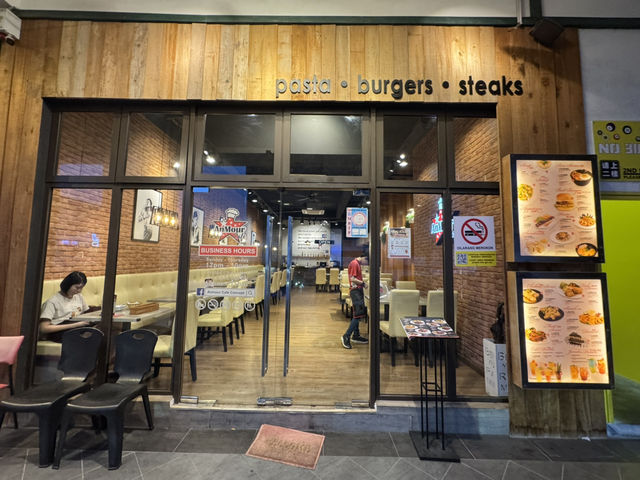 🍽️ Anmour Cafe Eko Botani – Comfort Food Before a Relaxing Night