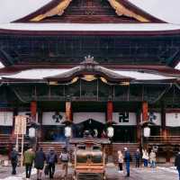 Nagano | Snowy Pathways to Zenko-ji