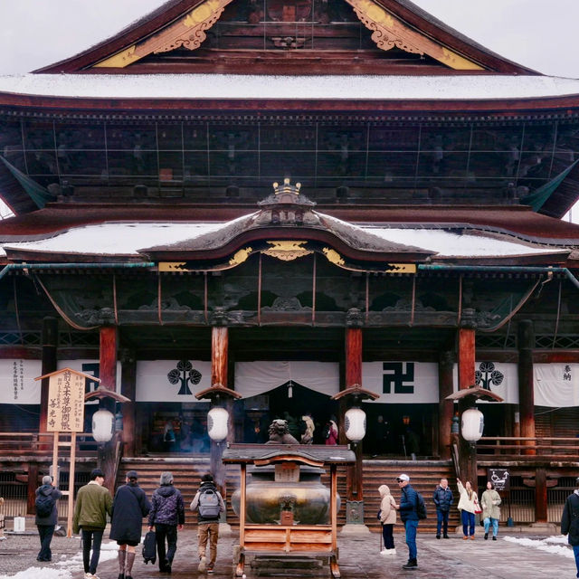 Nagano | Snowy Pathways to Zenko-ji