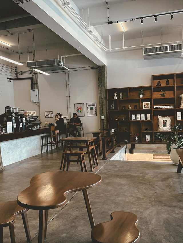 KEEPS café x roastery (อ.เมือง จ.ลำปาง)  KEEPS café x roastery (อ.เมือง จ.ลำปาง)