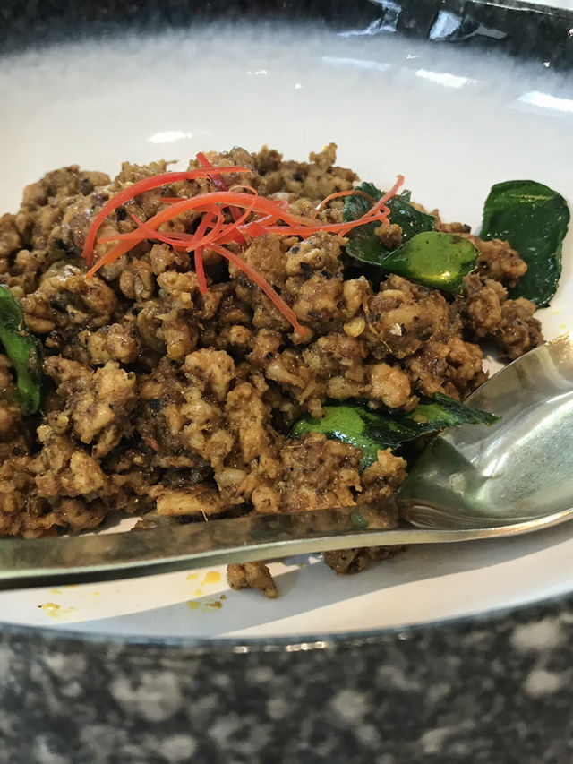 ร้านขมิ้น อาหารปักษ์ใต้ บรรยากาศร่มรื่นมาก