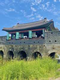 🏯✨ 역사와 현대가 공존하는 경기도 수원 여행 🚉🍗  경기도 여행에서 빼놓을 수 없는 도시가 바로 수원