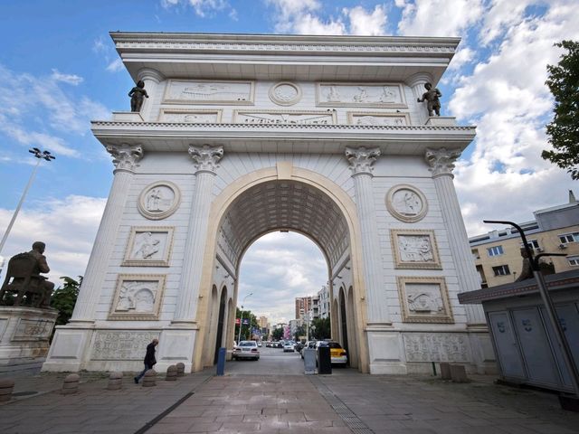 一座城市的榮耀與爭議，「史高比耶2014計畫」的產物#北馬其頓凱旋門（Porta Macedonia）-Skopje North Macedonia