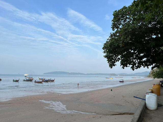🌴🌊 Ao Nang Beach – Krabi’s Vibrant Seaside Escape 🏖✨