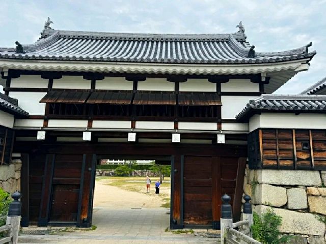 HIROSHIMA CASTLE.