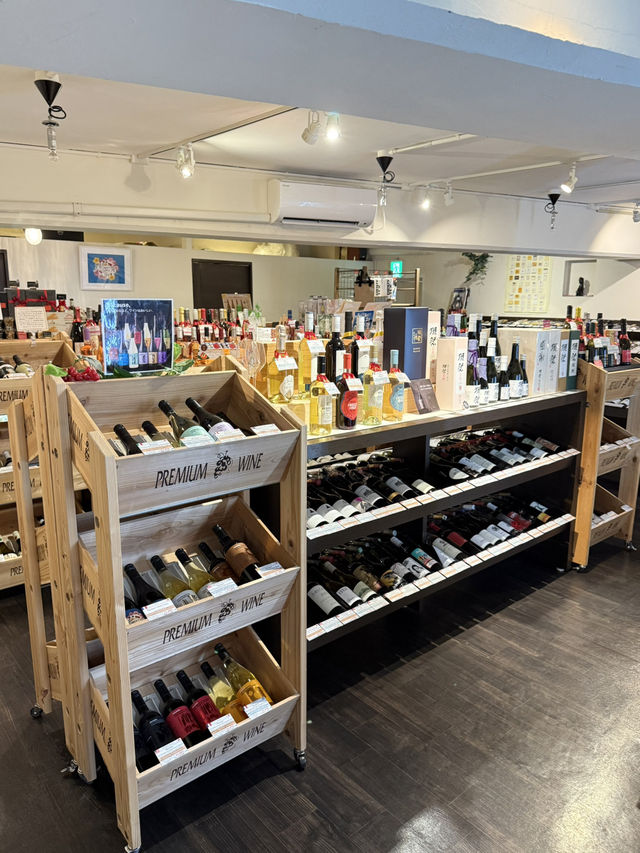 【沖縄】ワイン好きさん必見！グラスワインが豊富なテイスティングバー🍷