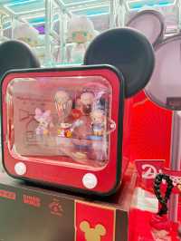 Pop Mart Shanghai (ถนน Nanjing) 