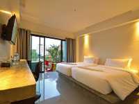 โรงแรมริเวอร์ไซด์ (Riverside Hotel)