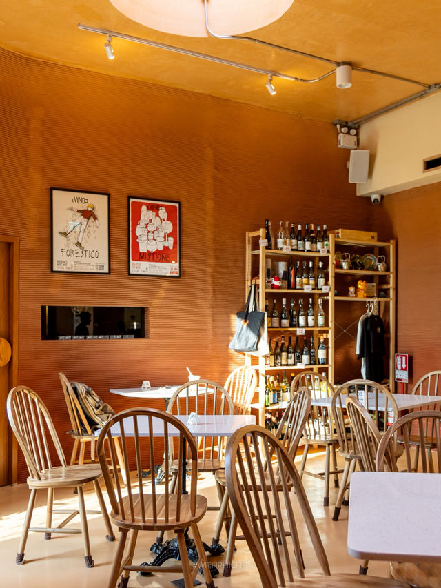 Ember Cafe & Wine: คาเฟ่สีอิฐย่านพระราม 9 🌋 Ember Cafe & Wine: คาเฟ่สีอิฐย่านพระราม 9 🌋