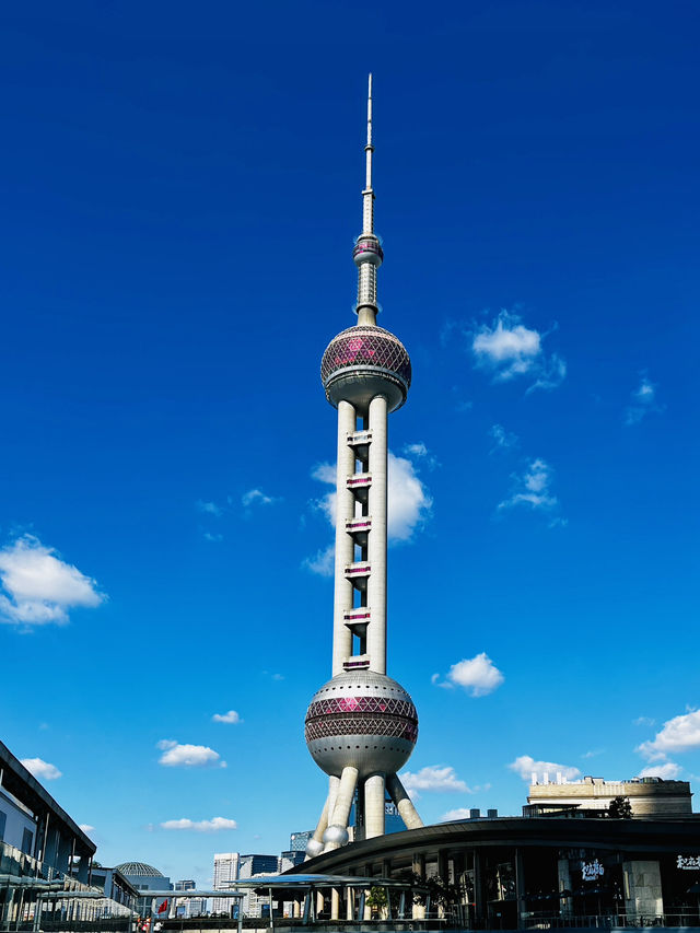 Shanghai: Oriental Pearl TV Tower Shanghai: Oriental Pearl TV Tower