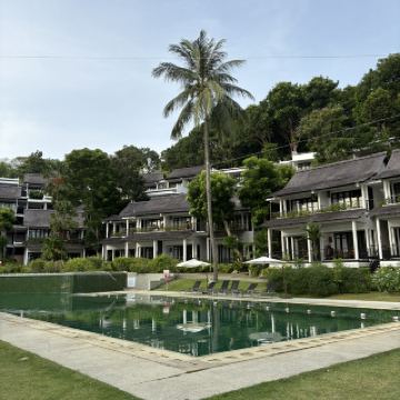 Quiet Beach Escape🌴