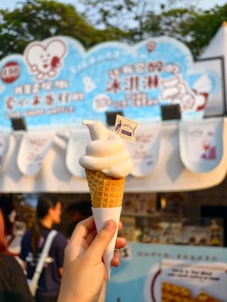Kuching Food Fair is BACK and it’s every foodie’s dream come true 🎉 This epic annual event is all about hunting for the craziest and tastiest street food – and trust me, you won’t want to miss it! Think lava lava mashed potatoes with laksa gravy (!!), tuak-flavored gelato, and pandan-baan crepes that’ll blow your mind. 

Top Must-Try Eats (seriously, don’t skip these):
· Lava Lava: Imagine creamy mashed potato with a local twist—laksa gravy. Unexpected but MUST try!
· Saratuak: Tuak (local rice wine) gelato – this is Sarawak-in-a-scoop. 
· Pandan Baan: Yam and pandan custard crepe. Go for the pandan flavor—it’s insanely good.
· Kimchi 5 Layer Pork Roll: Spicy, meaty, so addictive.
· Taiwanese Sausage: Sample the garlic, original, and black pepper flavors for the full experience.
· Nilee Bakes Cheesecake Jar: Pistachio is a total winner.

Dewan Masyarakat MBKS (Kuching South City Council Community Hall) and the Kuching South City Hall in Padungan, Kuching, Sarawak, Malaysia is where it happens! Pro tip: Arrive early to snag parking and beat the epic queues 🚗. Payment is cashless—just scan the QR code, so no need to carry cash. It DOES get hot and crowded, so bring an umbrella and a portable fan. 

Getting Around: Just Grab a ride to MBKS if you’re not driving—parking fills up fast!

Key Tips: Go on an empty stomach, dress comfy, and stay hydrated. Weather is classic tropical: think warm and humid, especially in the evening

Save room for dessert, and happy feasting at Kuching Food Fair! #KuchingEats  #SarawakFood  #FoodFair  #MalaysiaTravel  #tripdotcom 