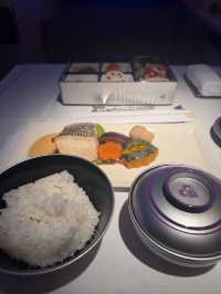 ✈️ FIRST CLASS การบินไทย 6 ชั่วโมง กรุงเทพฯ → โอซากา 80,000 บาท คุ้มไหม?