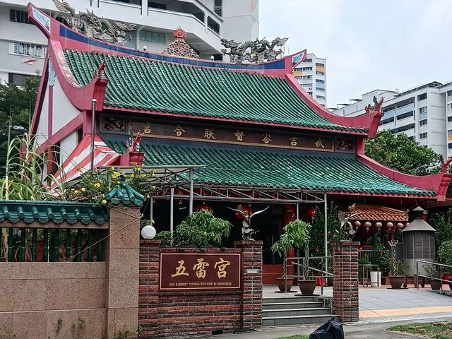 Hidden Temples & Quiet Vibes: My Wu Lei Gong Escape in Bukit Batok 🏮✨