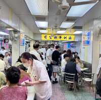 【香港】朝食と牛乳プリンが人気の、常に混んでる香港の老舗茶餐廳「オーストラリア・デイリー・カンパニー（澳洲牛奶公司）」