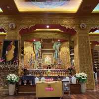 🕉️✨ Awe-Inspiring Buddha Dordenma Statue in Bhutan ✨🕉️