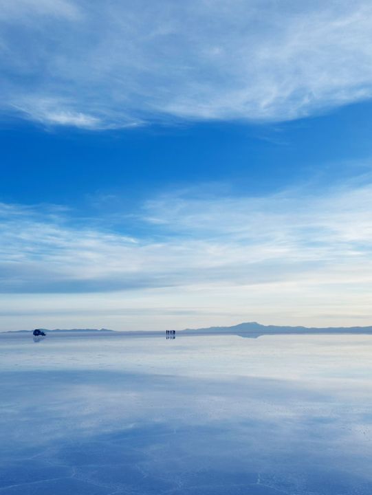 まるで空に立つ感覚！ウユニ塩湖で一生モノの体験を