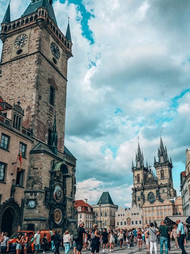 ✨ I mean... isn’t it the most beautiful city of Europe?!🇨🇿💫