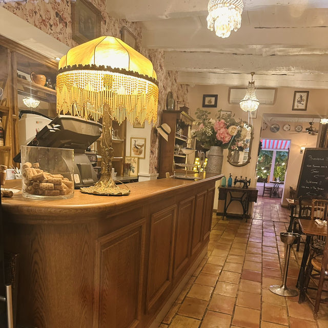 Welcoming restaurant that is a hidden gem !