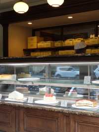NYC | Tasty fruit cake if Harbs in Soho of NYC 