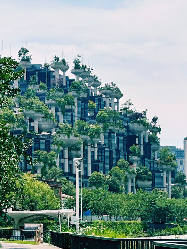 A vertical forest in the city: explore Shanghai’s 1000 trees shopping mall!