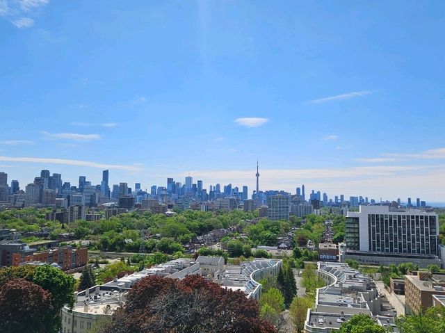 Toronto in 3 Days: From Urban Vibes to Island Sunsets and Historic Castles