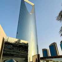Sky-High Wonders: The Kingdom Tower Sky Bridge Experience 🌆✨
