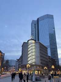 From medieval roots to modern marvels, Frankfurt is a city of contrasts ✨🇩🇪 