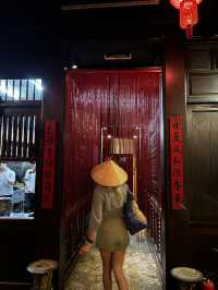 You are in restaurant, but feel like an historical museum! It’s possible in Hoi An
