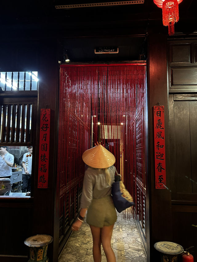 You are in restaurant, but feel like an historical museum! It’s possible in Hoi An