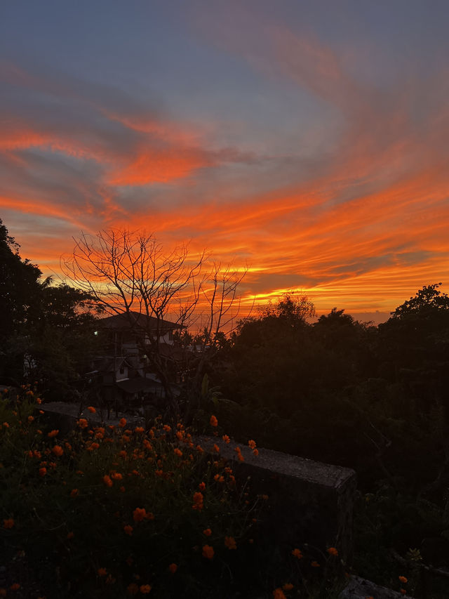 🌅✨ Boracay Sunsets – Where the Sky Falls in Love with the Sea 🌴💛 