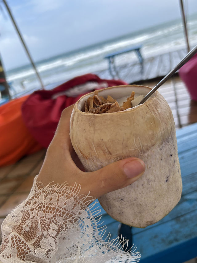Sea view cafe with Lady Buddha view!