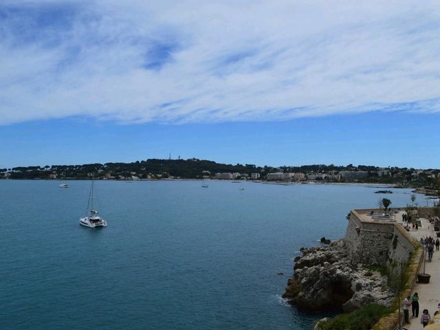 Charm on the Côte d’Azur 🌞🇫🇷