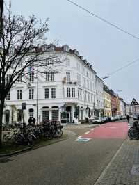 🛍️🚶‍♀️ Karlsruhe Calling: A Walkable Wonderland of Culture & Style 🇩🇪✨  