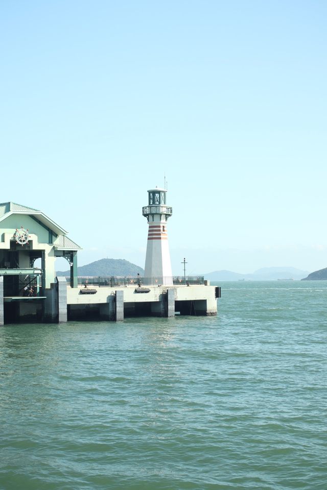 Hong Kong | A Magical Departure from the Pier