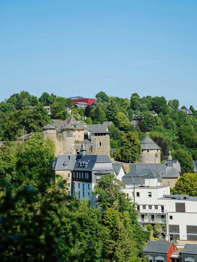 🏰🎡 Weekend Getaway in Nantes: History Meets Creativity 🌿✨ 🏰🎡 Weekend Getaway in Nantes: History Meets Creativity 🌿✨