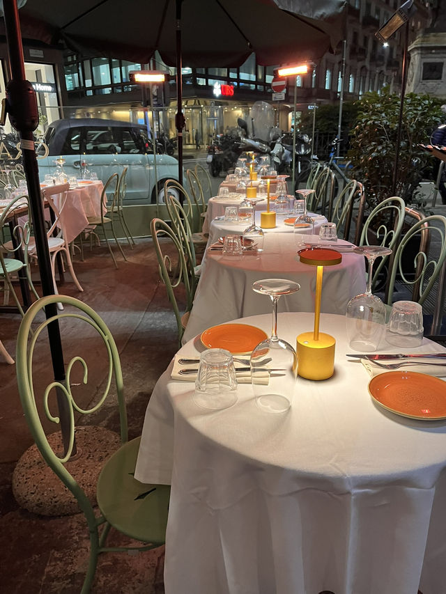 Architectural Magic🎁 Winter in Milan, Italy 🇮🇹 Architectural Magic🎁 Winter in Milan, Italy 🇮🇹