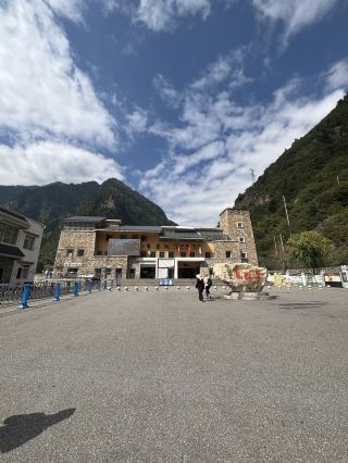 Scenic Escape to Bipenggou Valley: A One-Day Group Tour Worth Taking