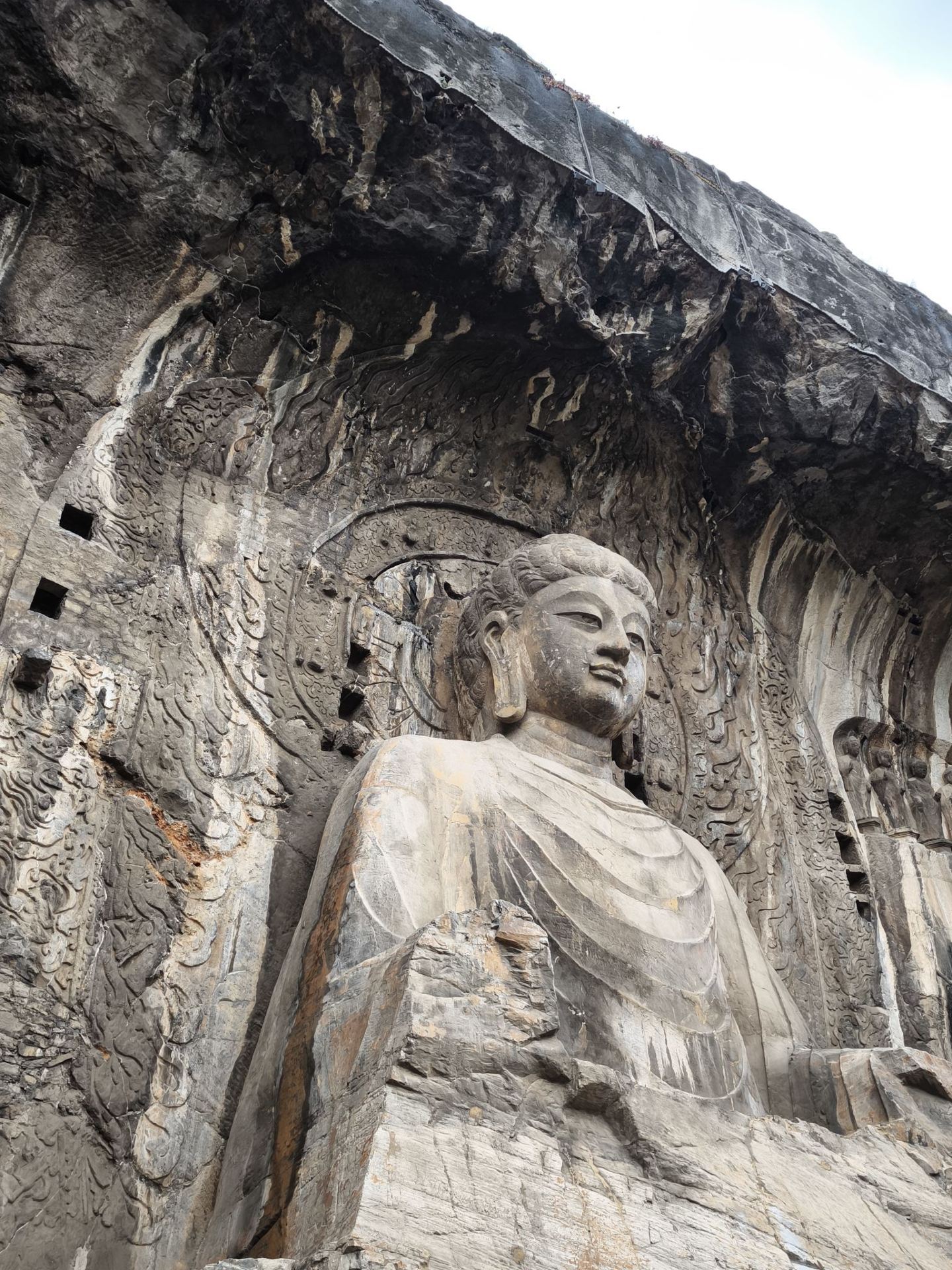 Marveling at the Longmen Grottoes – A Must-Visit Historical Wonder