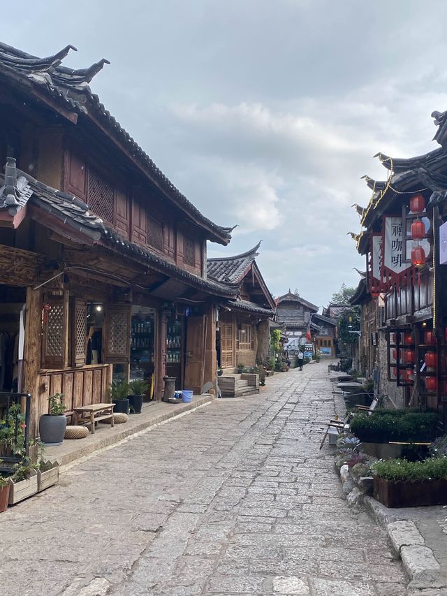 A Peaceful Jaunt Through Lijiang 🙏 