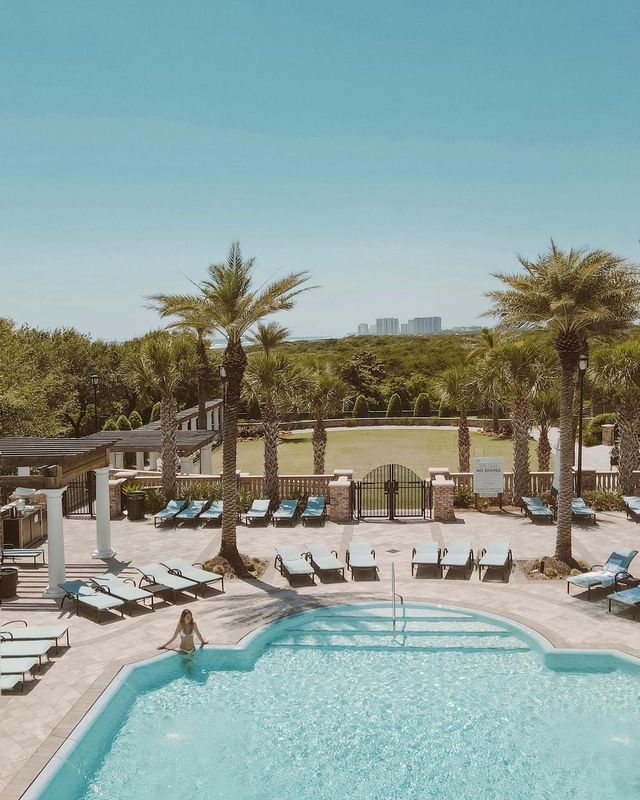 The Perfect Balance: Fenway Hotel - Serene Getaway in Tampa Bay Area! ✨🌊🌴