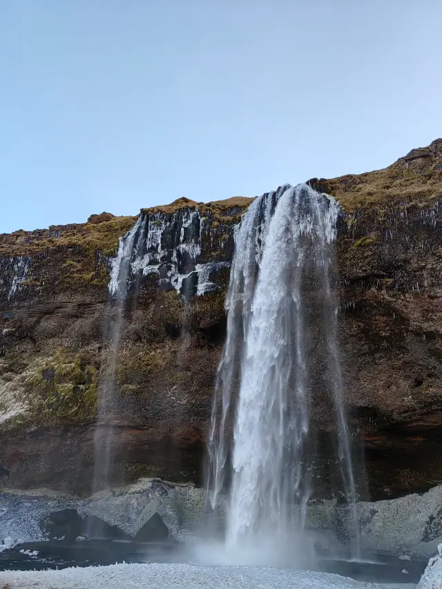 Time seems to be frozen, a glance at the ice waterfall is like a thousand years